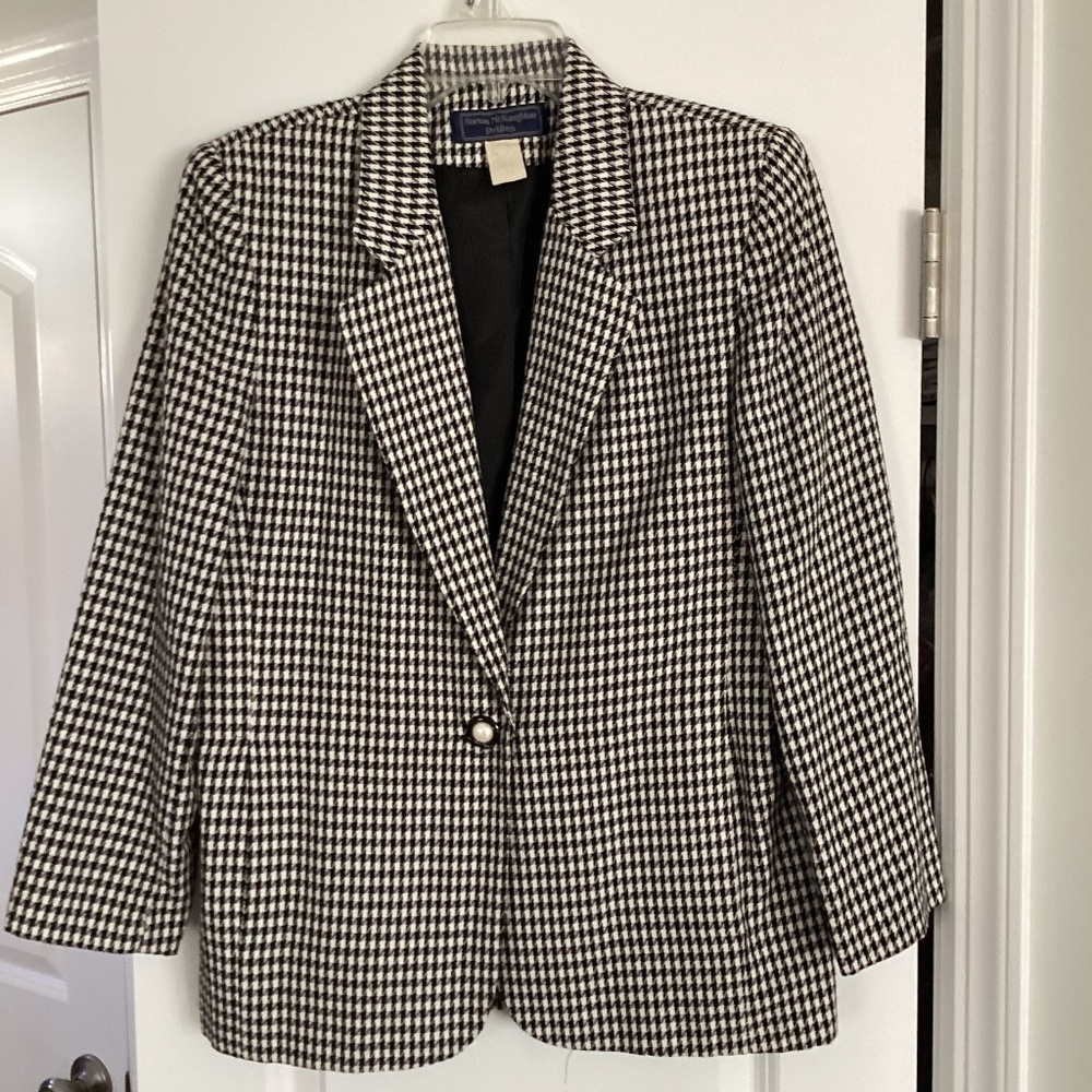 Vintage Women Black White Houndstooth Blazer Size 10 Petite Shoulder Pads  10P